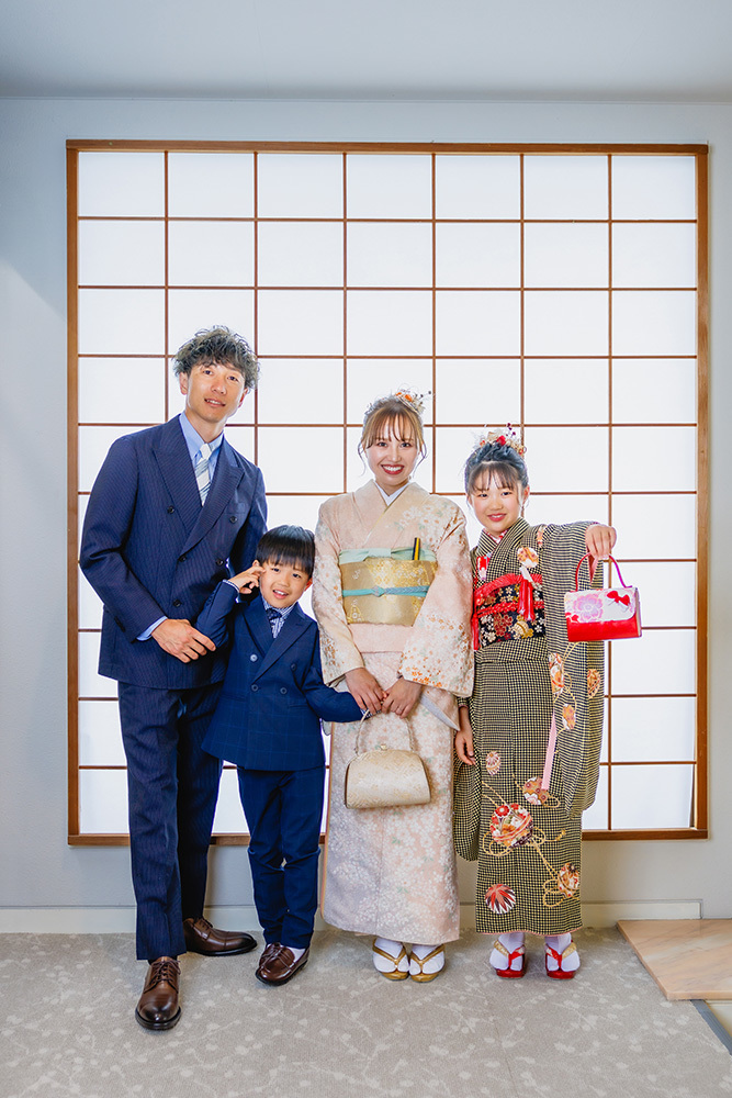 静岡市・富士市・沼津市のドレス専門店フィーノ記念日の家族写真の記念撮影