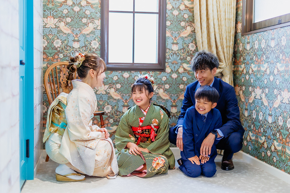 静岡市・富士市・沼津市のドレス専門店フィーノ記念日の家族写真の記念撮影