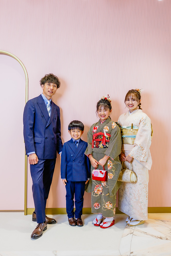 静岡市・富士市・沼津市のドレス専門店フィーノ記念日の家族写真の記念撮影