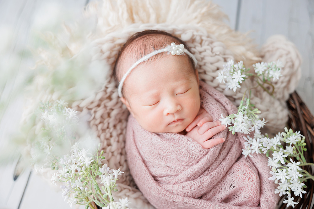 静岡市・富士市・沼津市のドレス専門店フィーノ記念日のニューボーン（新生児の記念撮影）
