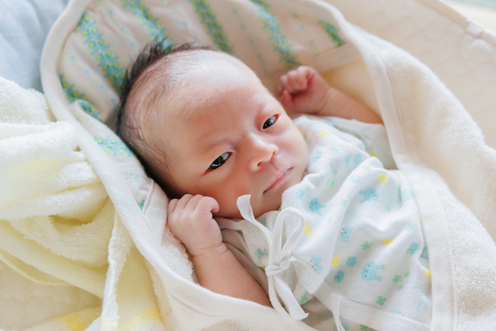 静岡市・富士市・沼津市のドレス専門店フィーノ記念日のニューボーン（新生児の記念撮影）