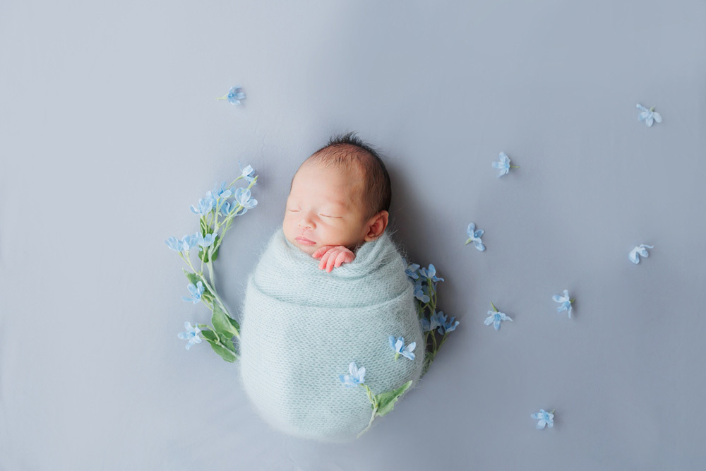 静岡市・富士市・沼津市のドレス専門店フィーノ記念日のニューボーン（新生児の記念撮影）