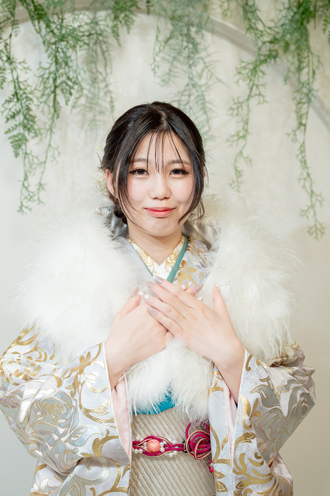 富士市成人式の記念写真撮影・フィーノ富士店のスタジオでの成人式前撮りの撮影