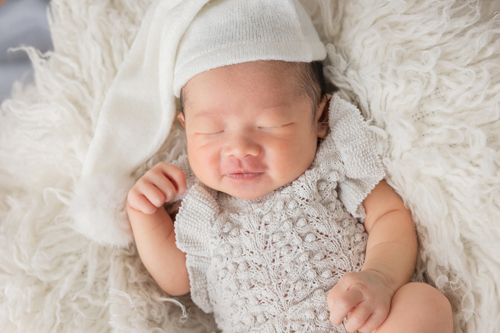 静岡市・富士市・沼津市のドレス専門店フィーノ記念日のニューボーン（新生児の記念撮影）